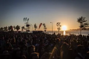 Beach Party 300x200